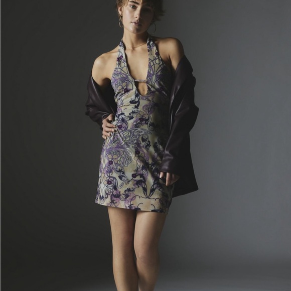 Silence + Noise Printed Plunging Mini Dress - Picture 2 of 9
